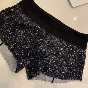 Lululemon shorts size 4 - like new